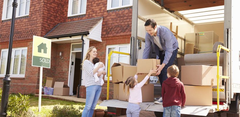 Moving made simple and stress-free! At White Gazel Movers, our experienced professional team handles every move with care, whether it’s your home  or office . blog3 816x400